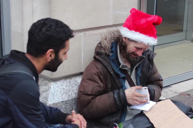 British Muslim Delivers Presents to Homeless at Christmas 